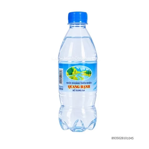 Nước khoáng thiên nhiên Quang Hanh chai 500ml                                                                                                                                                                                                             